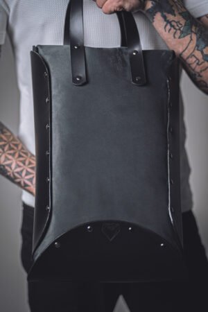 Natūralios odos rankų darbo kuprinė MEGALOTIS – FancyFox.lt